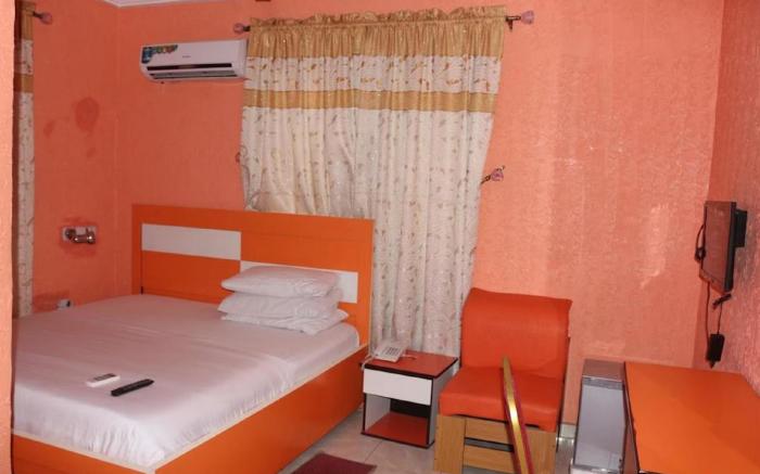 Grand Decent Hotel and Suites