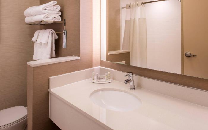 Fairfield Inn & Suites St. Louis Westport