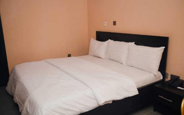 TommsVille Hotels