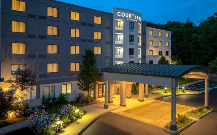 Courtyard Providence Lincoln
