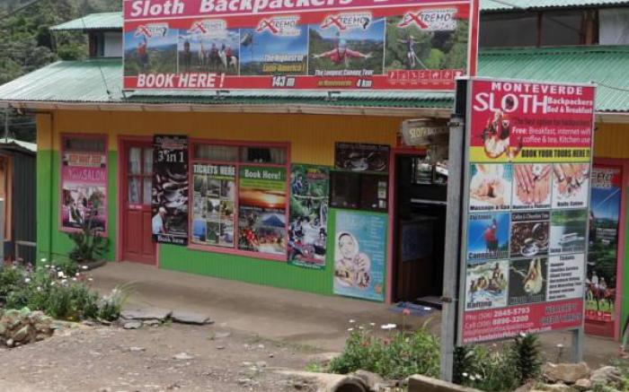 Hotel & Hostel Sloth Backpackers