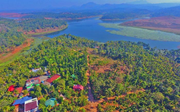 KARAPUZHA LAKESHORE RESORT