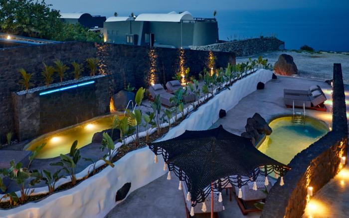 Theano Cave Suites & Villas