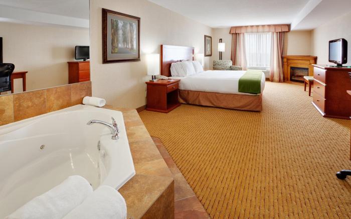 Holiday Inn Express Hotel & Suites Clarington - Bowmanville By IHG