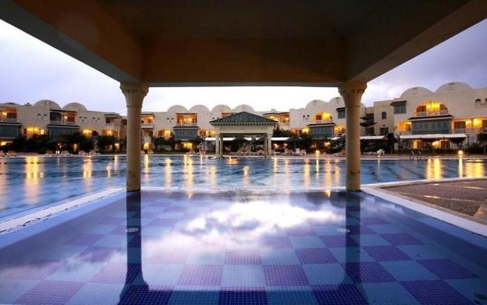 Suites hôtel les charmilles & spa 