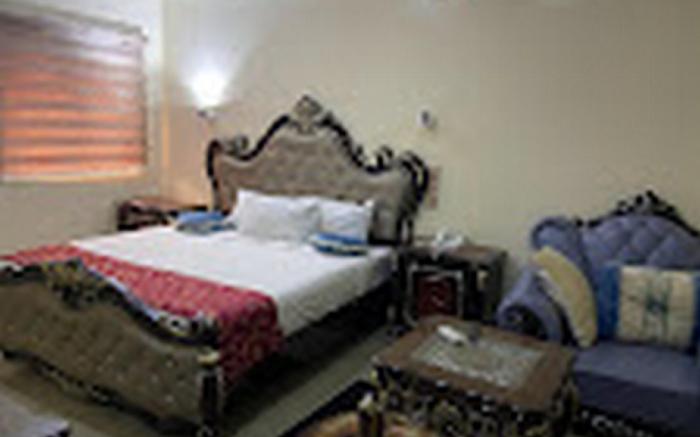 Parris Royal Hotel