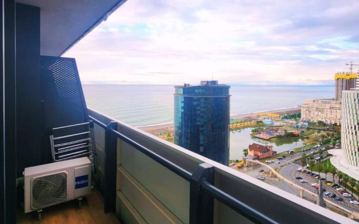 Orbi City Apartment - Sea View