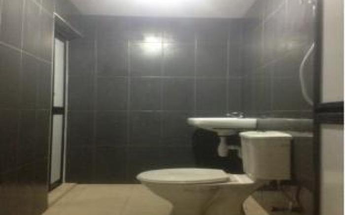 Four Rooms Golden Shower  24 hours check in