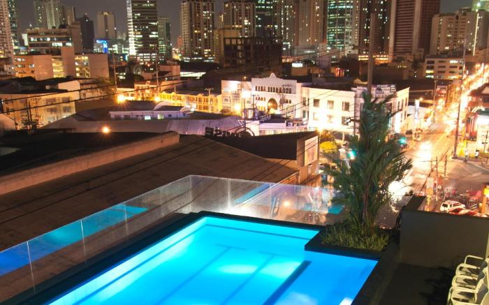 Jade Hotel and Suites