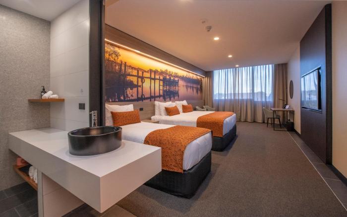 Bridgeport Hotel