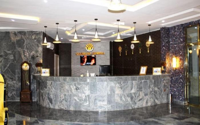 Candellux Imperial Hotel and Suites