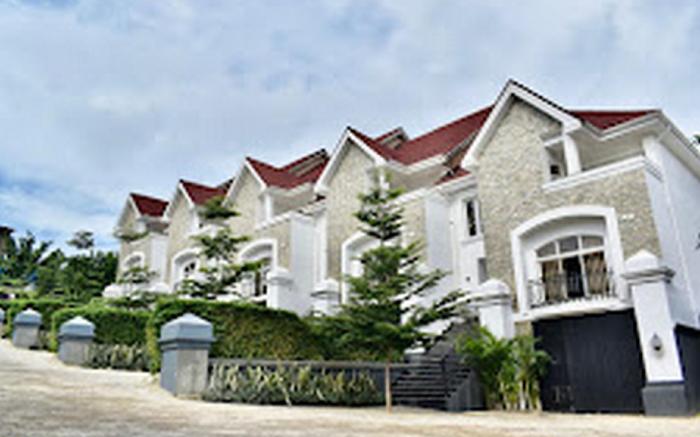 Five Homes Hotel