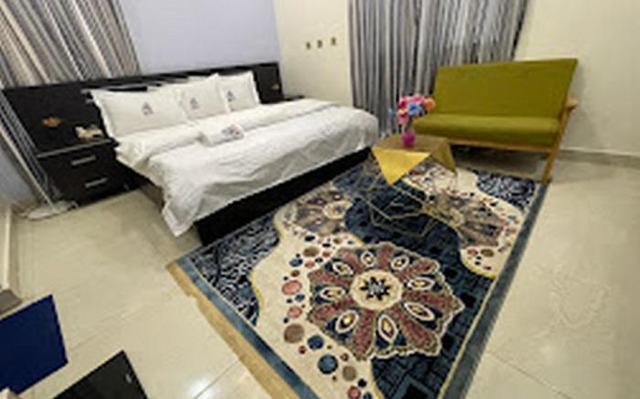 House 8