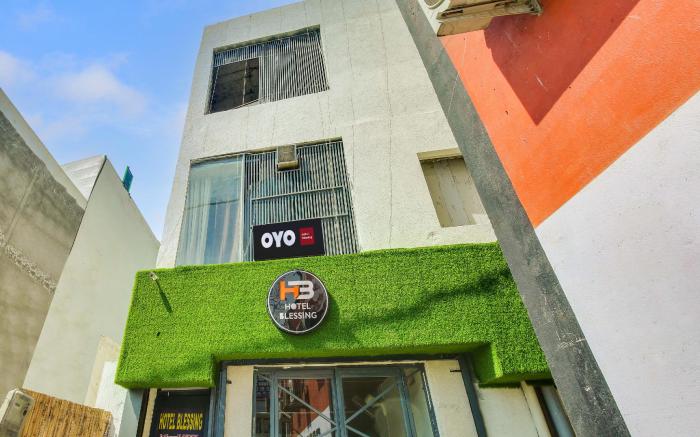 OYO Hotel Blessing 