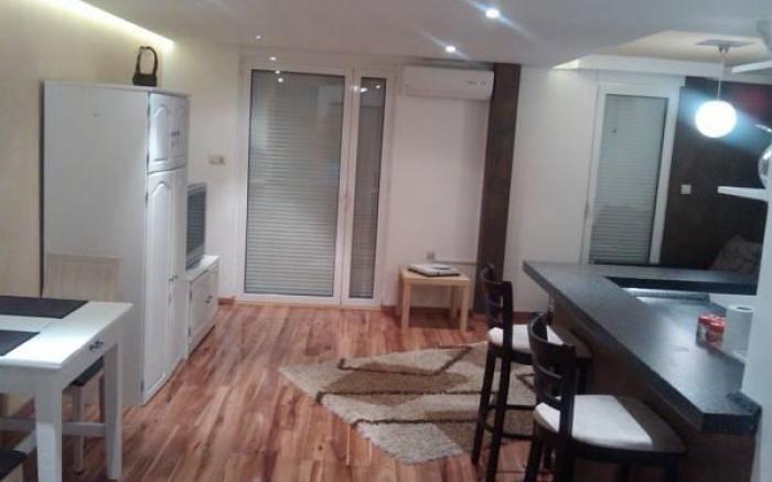J & P Apartments
