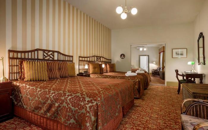Hadley's Orient Hotel