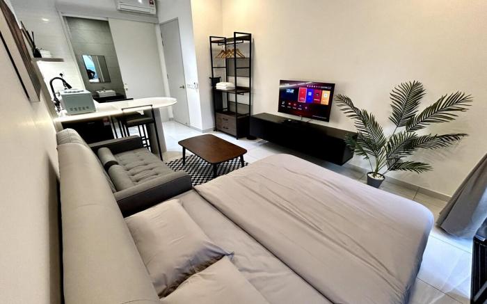 HCK14 Sky Tree Dual-key Bukit Indah Aeon/Legoland