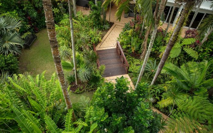 Cairns Harbourside Hotel