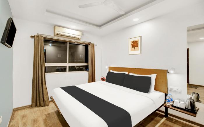 Super Townhouse Hatigaon Near Medicity Formerly Hotel Grand Majesty
