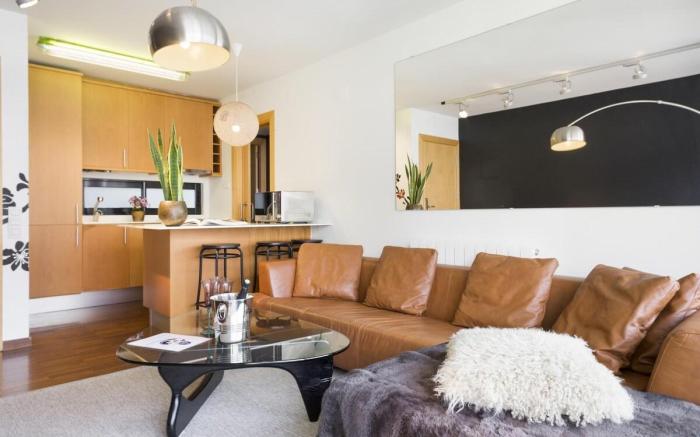 Barcelona: Bright Apartment in Sarrià-San Gervasi