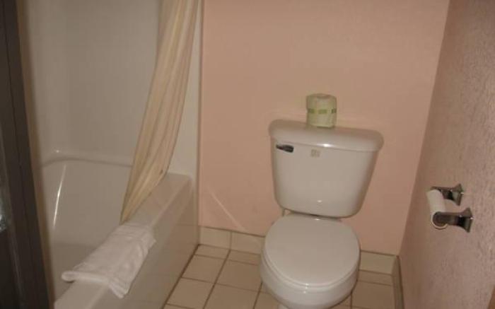 Mackinaw Budget Inn