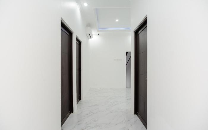 RedDoorz Syariah @ Sakura Hotel Jatiwaringin