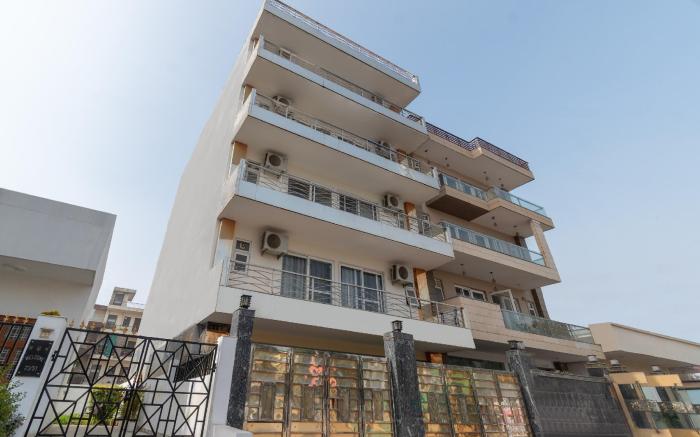 Living Homes Serpens - Sector 51, Near Artemis Hospital, Unitech Cyberpark
