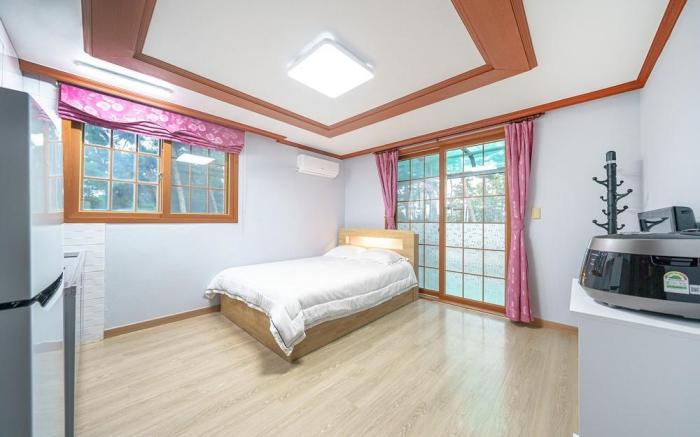 Taean Mongsanpo Hyulim Pension