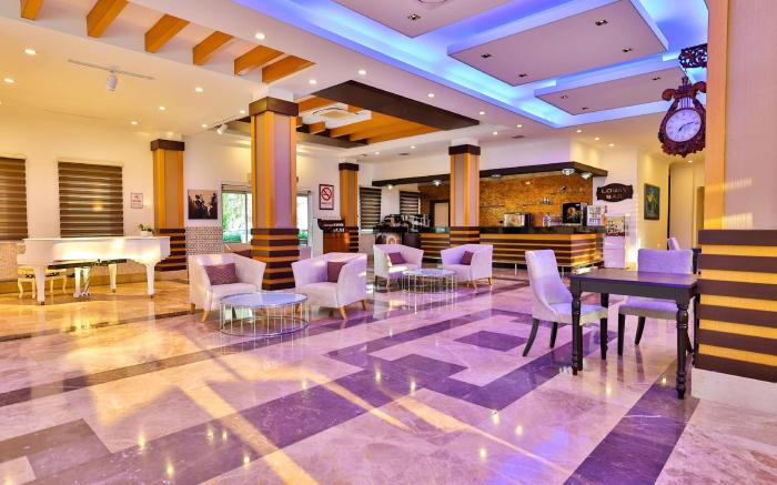 Crystal Aura Beach Resort & Spa - All Inclusive