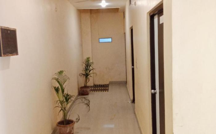 Hotel Pavitri Guest house 