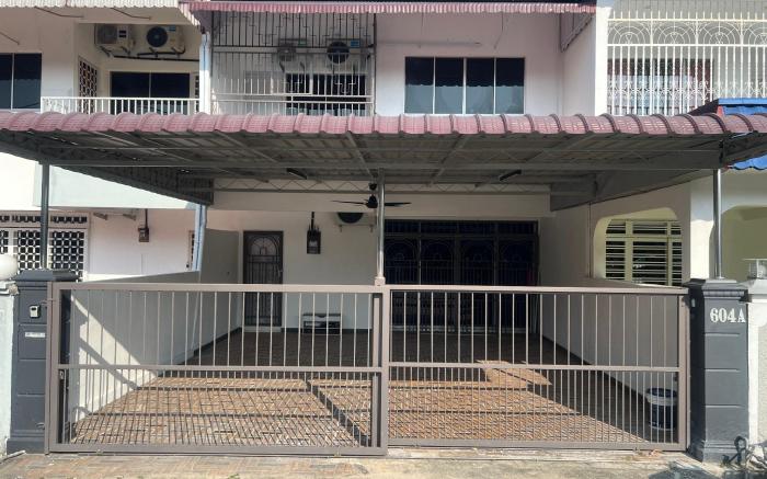 Kampung Lapan TOWN Homestay 10pax @ ExcluSuites 