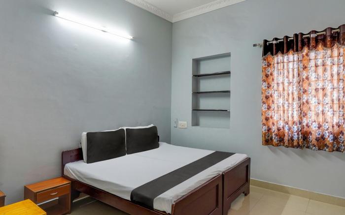 Hotel O Eswar Residency Saligramam