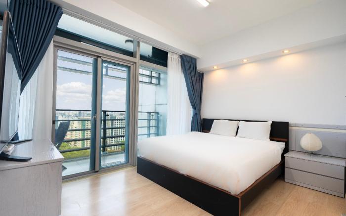 Sailing Tower Luxurious 2BR Flat District 1