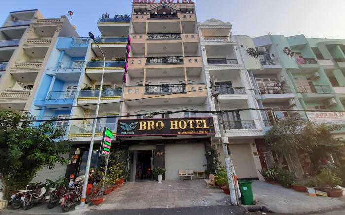 Bros Hotel