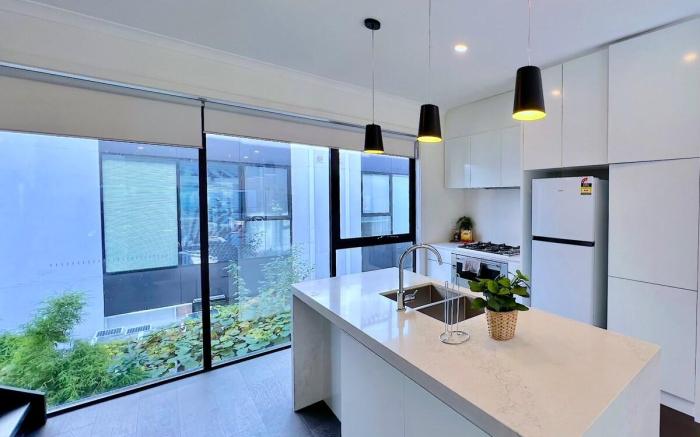 Port Melbourne 3-level TH *FreeParking *Smart TV