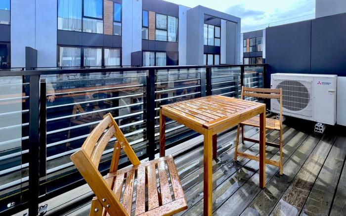 Port Melbourne 3-level TH *FreeParking *Smart TV