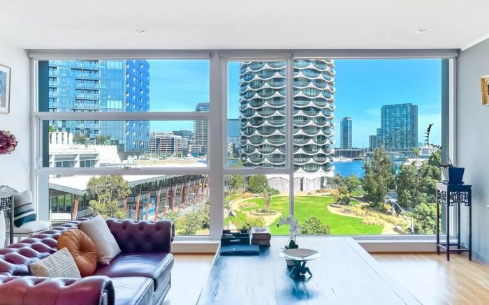 Lux Docklands District 3-level TH *FreeParking