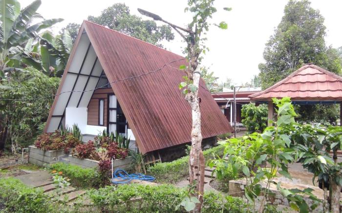 Jon's Paradise Villa and Resto