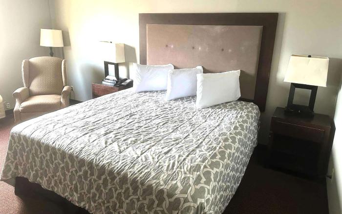 Super 8 by Wyndham Fort Scott