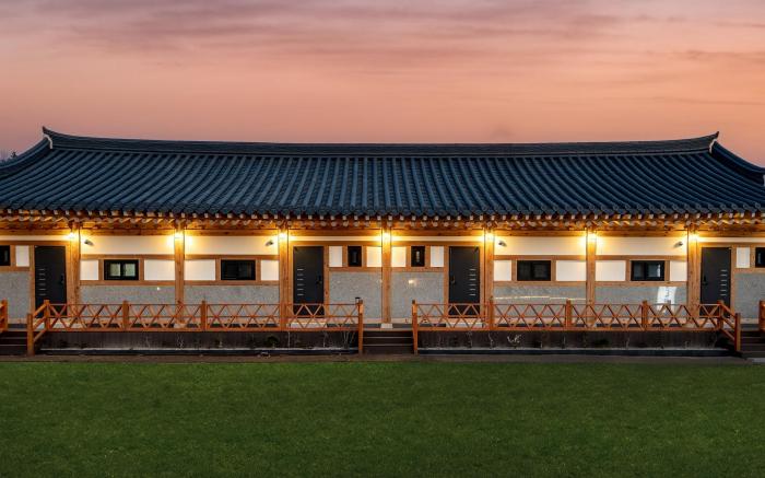Gyeongju gampo byeolbit hanok Pension