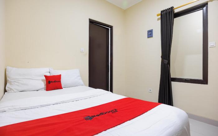 RedDoorz near Jakarta International Velodrome