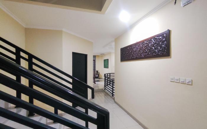 RedDoorz near Jakarta International Velodrome