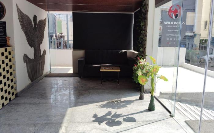 Wild Wings Premium Hotel