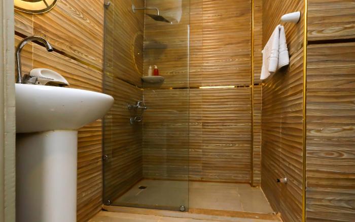 Golden Moments Luxury: Your Home by the Pyramids