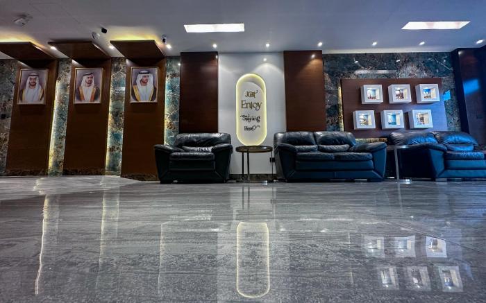 Gold Sky Avenue Hotel