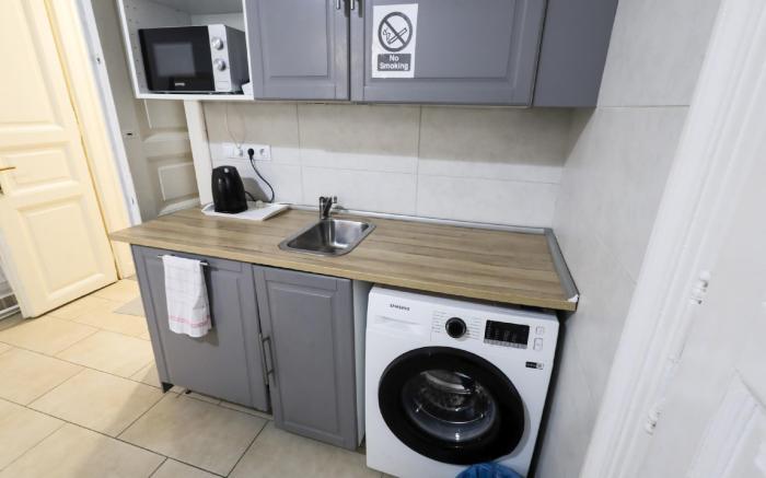 Pest-port Apartment 5 rooms for 20 people