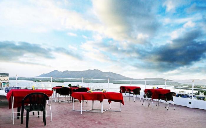The Lake View Hotel- On Lake Pichola