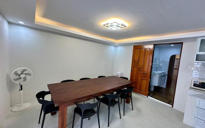 Solstice Suites-Jacob Sebastian Suite (16 pax)