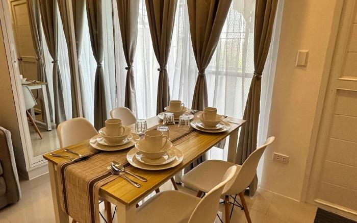 (4) Modern studio near SM Lipa/King bed & Sofa bed