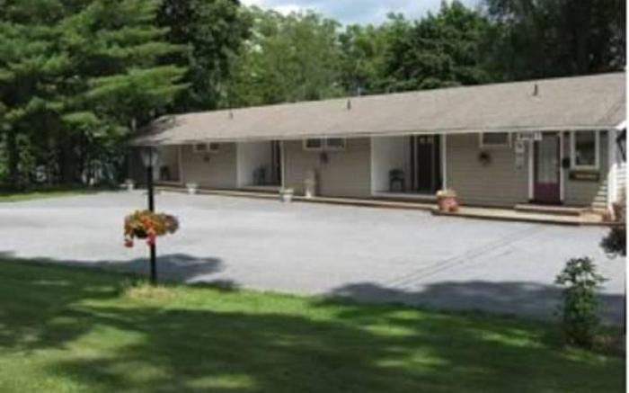 Hickory Grove Motor Inn - Cooperstown